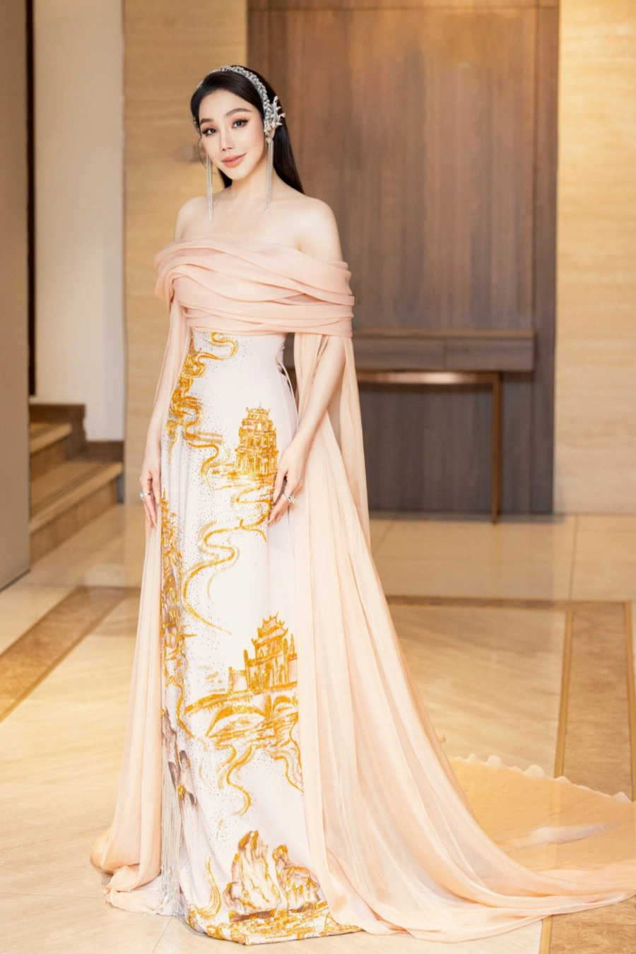 Hồ Quỳnh Hương và những lần diện áo dài khiến fan Ngắm hồ quỳnh hương xinh đẹp trong những lần diện áo dài