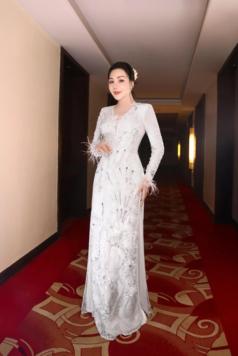 Hồ Quỳnh Hương và những lần diện áo dài khiến fan Ngắm hồ quỳnh hương xinh đẹp trong những lần diện áo dài