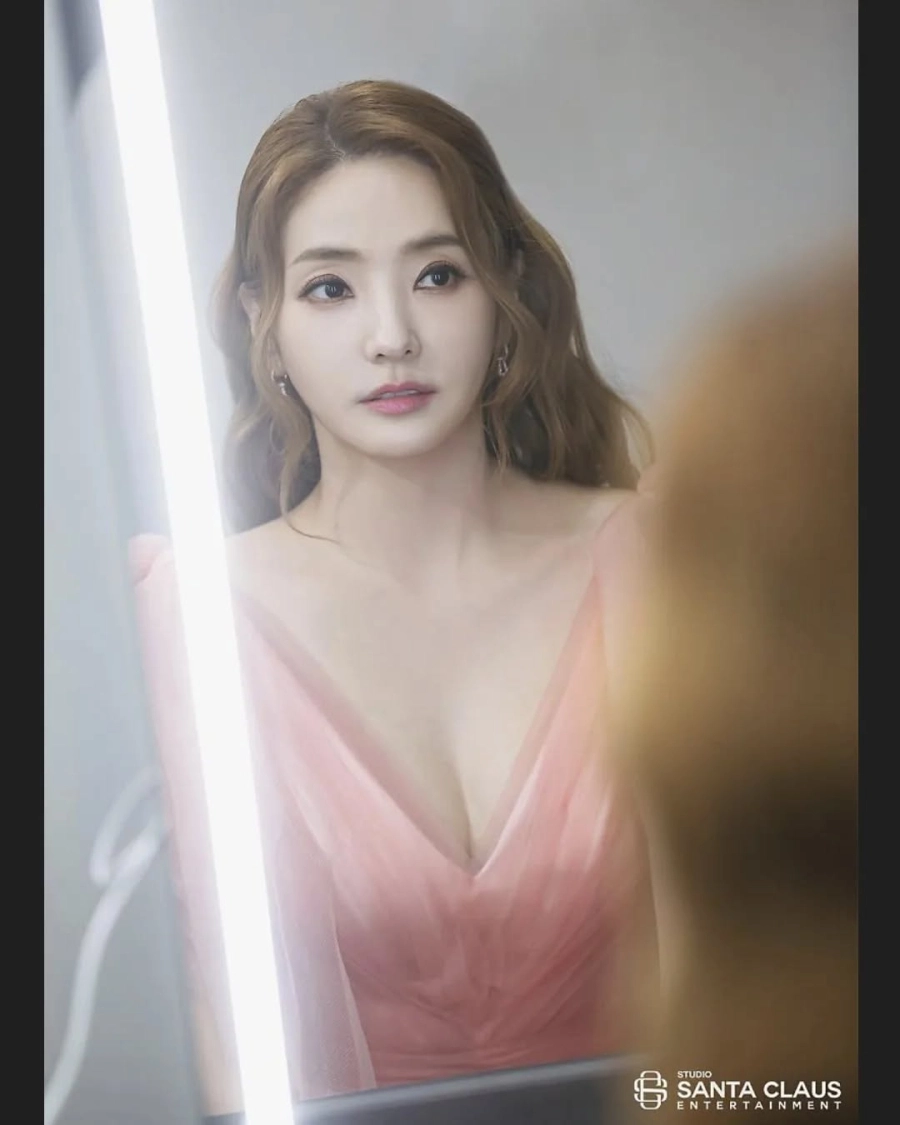 Nhan sắc tuổi 44 của búp bê xứ hàn han chae young