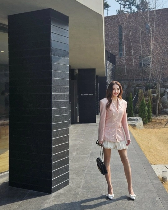 Nhan sắc tuổi 44 của búp bê xứ hàn han chae young