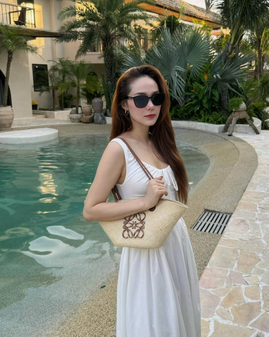 Tham khảo thời trang đi du lịch của ca sĩ diễn viên minh hằng