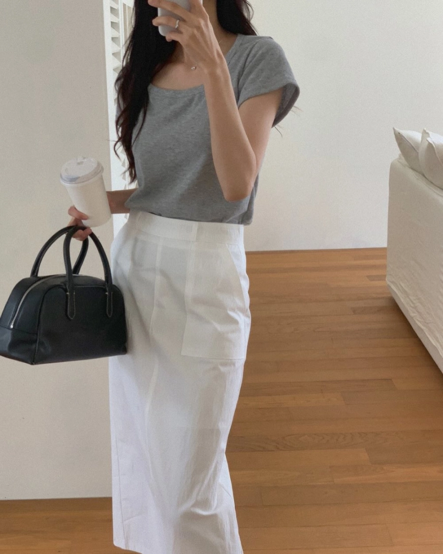 Đừng phối đồ cầu kỳ, chị em mặc áo thun theo 10 cách tối giản là sang trọng mọi lúc mọi nơi- Ảnh 9. 10 cách tối giản giúp chị em diện áo thun sang xịn mịn