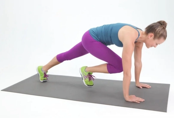 8 biến thể Plank giúp giảm mỡ toàn thân, bụng săn chắc siêu đẹp- Ảnh 3. 8 biến thể plank giúp vóc dáng siêu đẹp