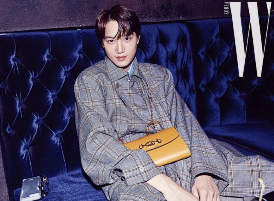 Kai exo xuất hiện gây náo loạn show prada