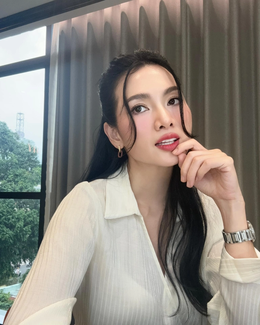 Nhan sắc siêu mẫu anh thư ở tuổi 43