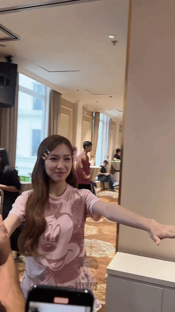 Điểm yếu khuôn mặt của Hòa Minzy- Ảnh 1. Phải chăng đây chính điểm yếu của gương mặt hòa minzy