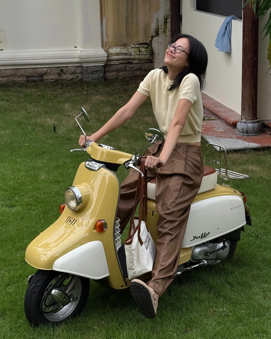 10 outfit tối giản xinh đẹp từ mỹ nhân việt