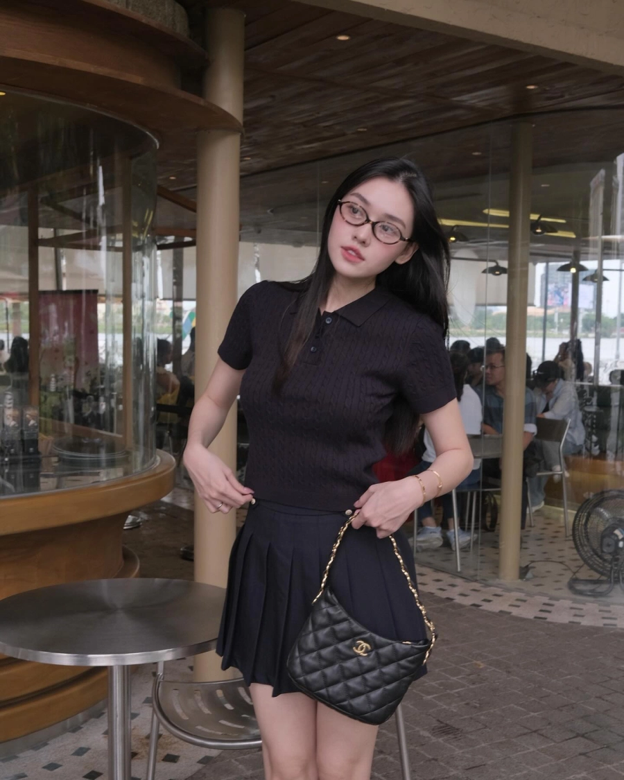 10 outfit tối giản xinh đẹp từ mỹ nhân việt