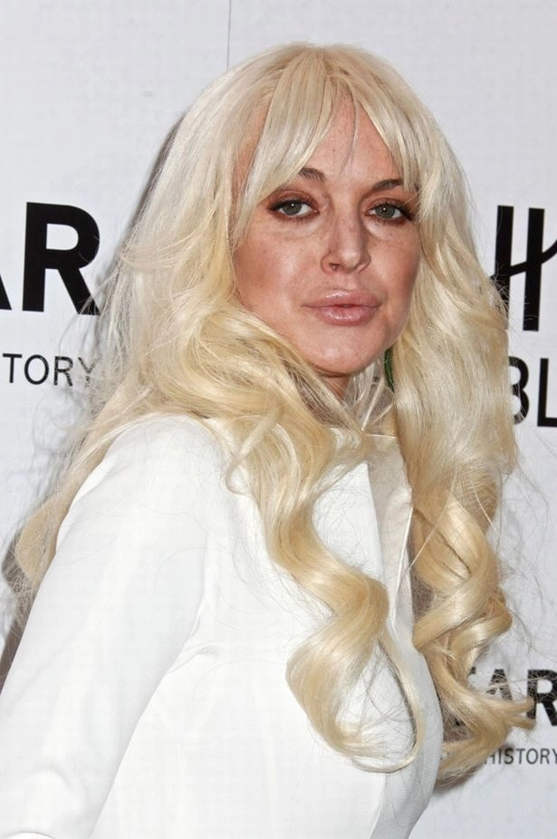 Lindsay lohan trẻ đẹp khó tin trong buổi quảng bá phim mới đây