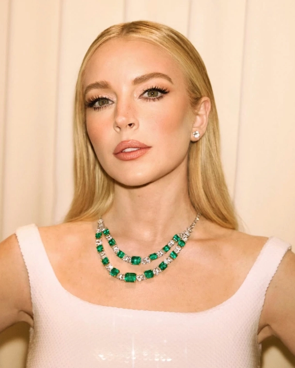 Lindsay lohan trẻ đẹp khó tin trong buổi quảng bá phim mới đây
