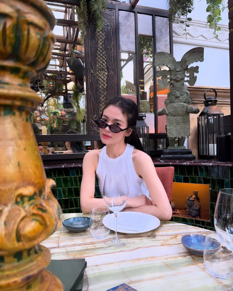 Loạt ảnh đời thường mới đăng tải của song hye kyo
