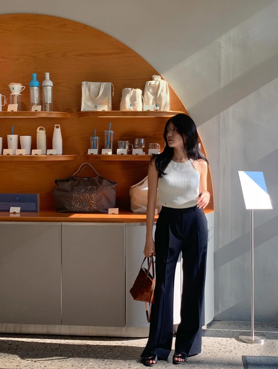 Mix quần dài hoàn hảo với đôi giày bệt