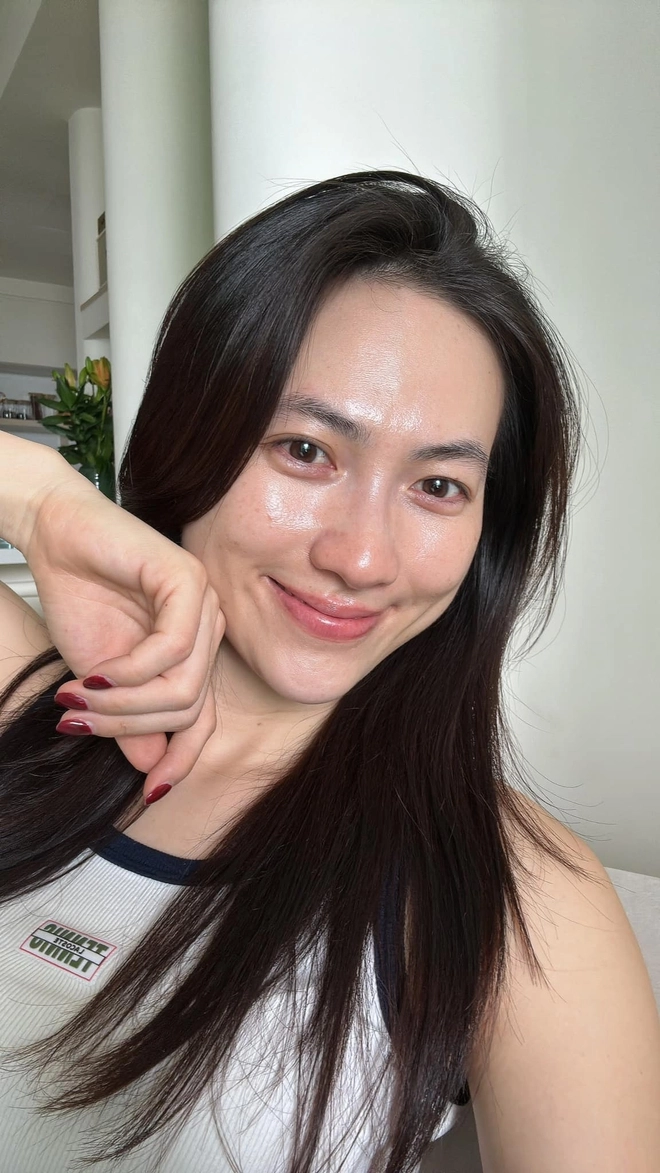 Phương anh đào vẫn xinh đẹp cùng vóc dáng chuẩn chỉnh dù diện set đồ đơn giản nhất