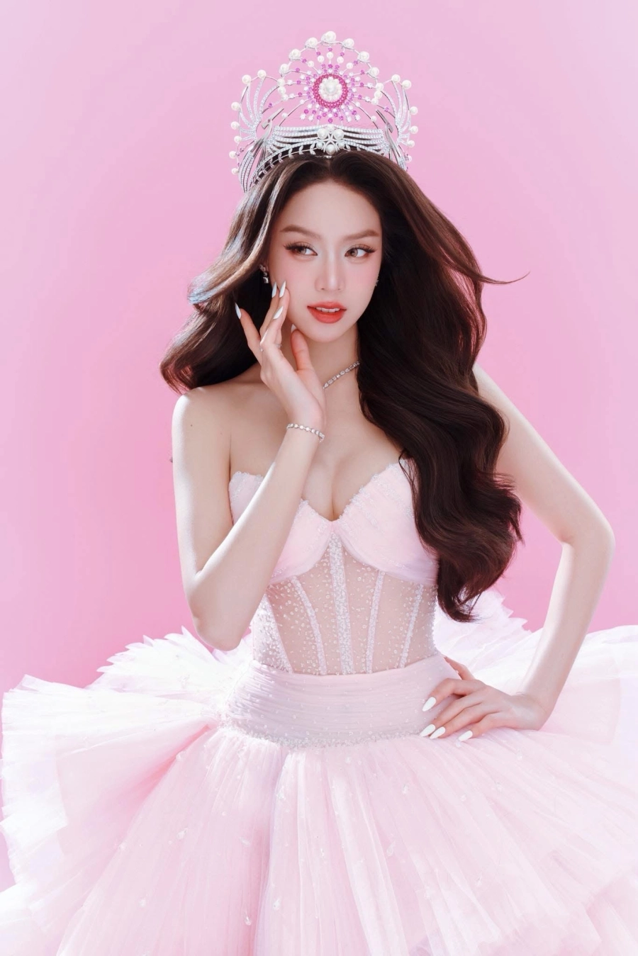 Thanh Thuỷ lột xác khi kết thúc nhiệm kỳ nhưng netizen không khen nổi- Ảnh 16. Style của thanh thuỷ sau khi kết thúc nhiệm kỳ