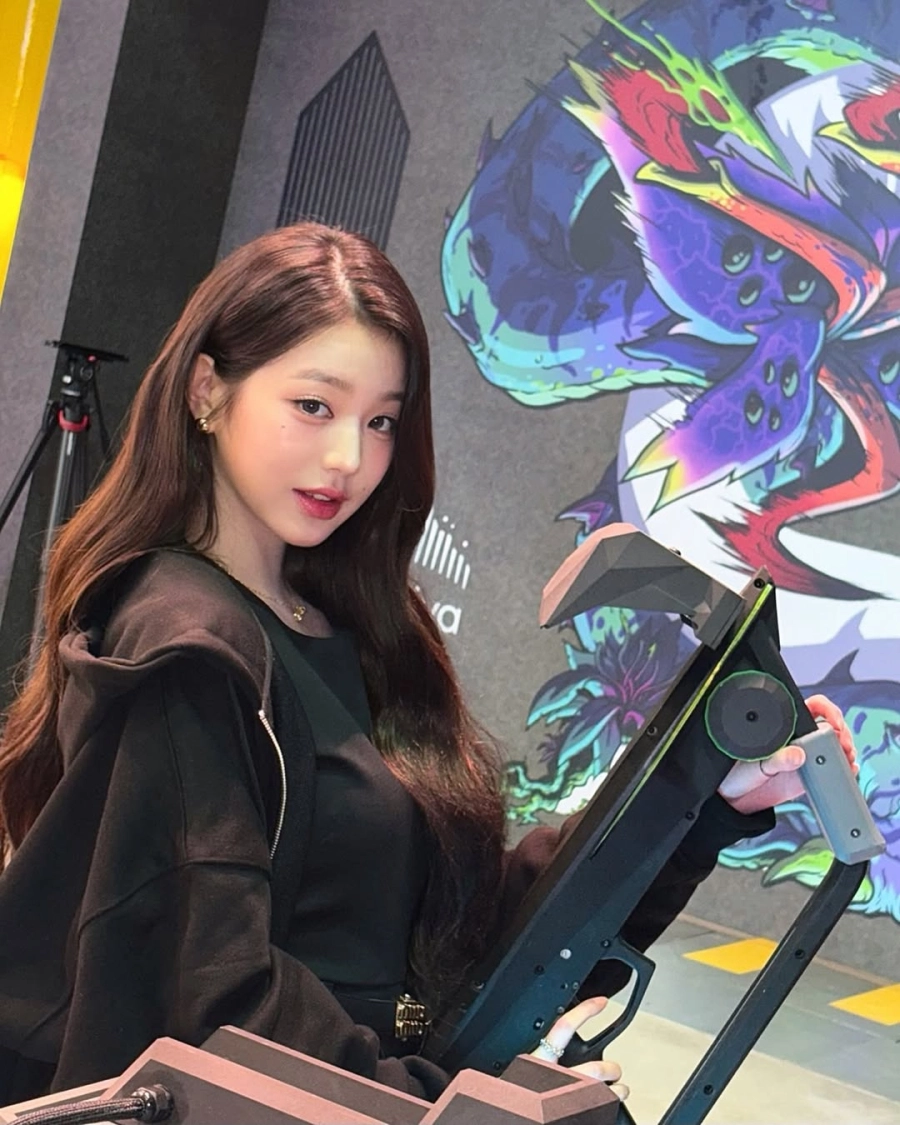 Tỉ lệ cơ thể siêu thực của công chúa kpop