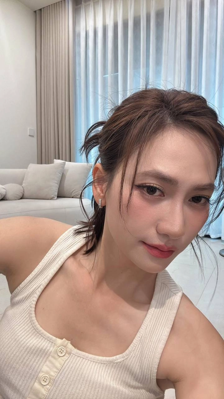 Ảnh mới của Visual phi giới tính của nữ diễn viên trăm tỷ phương anh đào