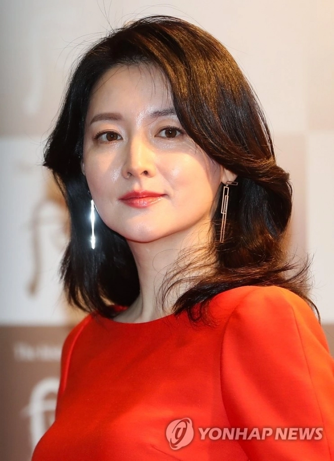 4 kiểu tóc gọn gàng trẻ trung của lee young ae