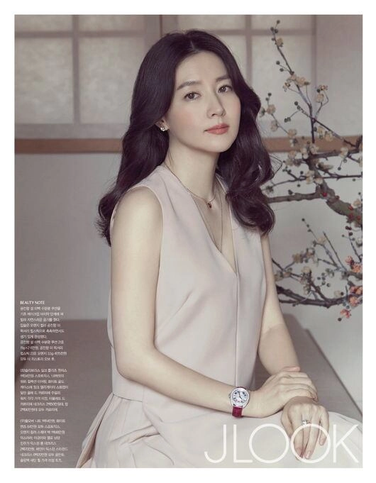 4 kiểu tóc gọn gàng trẻ trung của lee young ae
