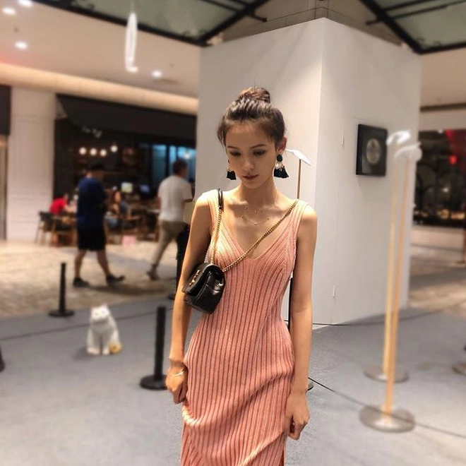 Vóc dáng cùng gương mặt siêu thực của trương dư hi