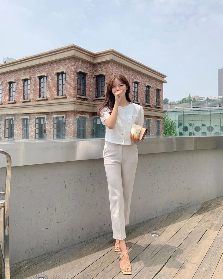 Chiếc quần hại dáng chị em công sở