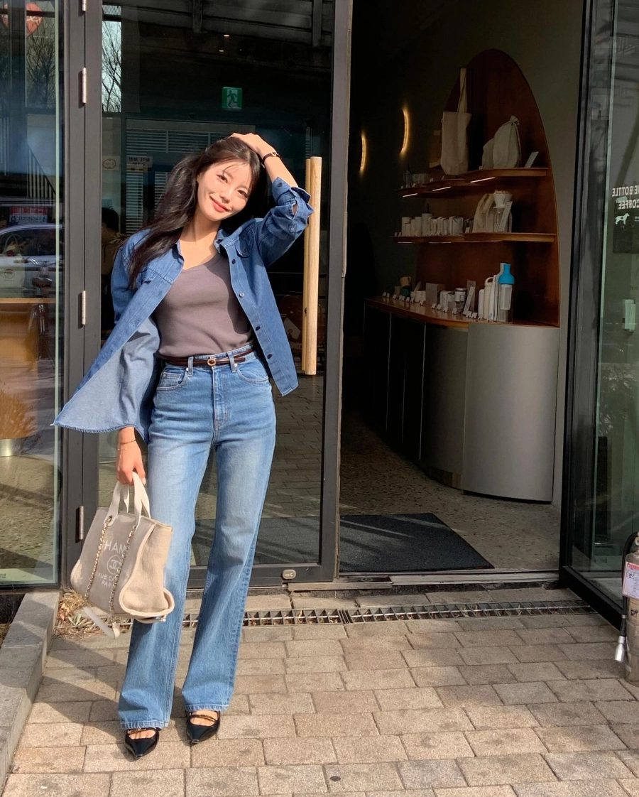10 cách mặc quần ống đứng siêu trẻ trung và tôn dáng cho ai không thích quần ống rộng- Ảnh 9. 10 outfit sang chảnh từng centimet cho chị em đông 2025