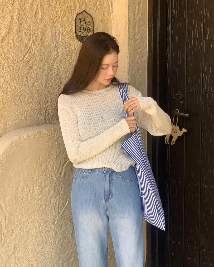 Áo trắng và quần jeans xanh nàng đã thử 