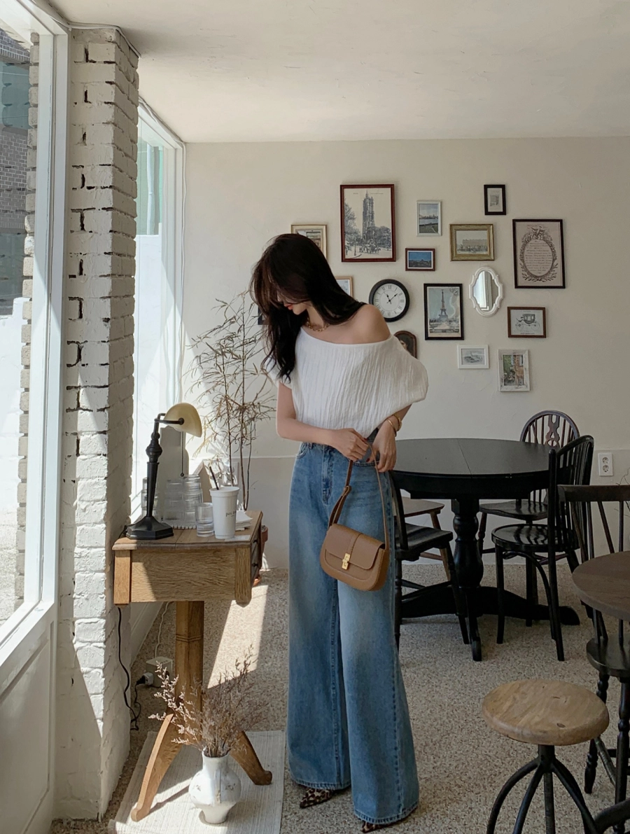 Áo trắng và quần jeans xanh nàng đã thử 