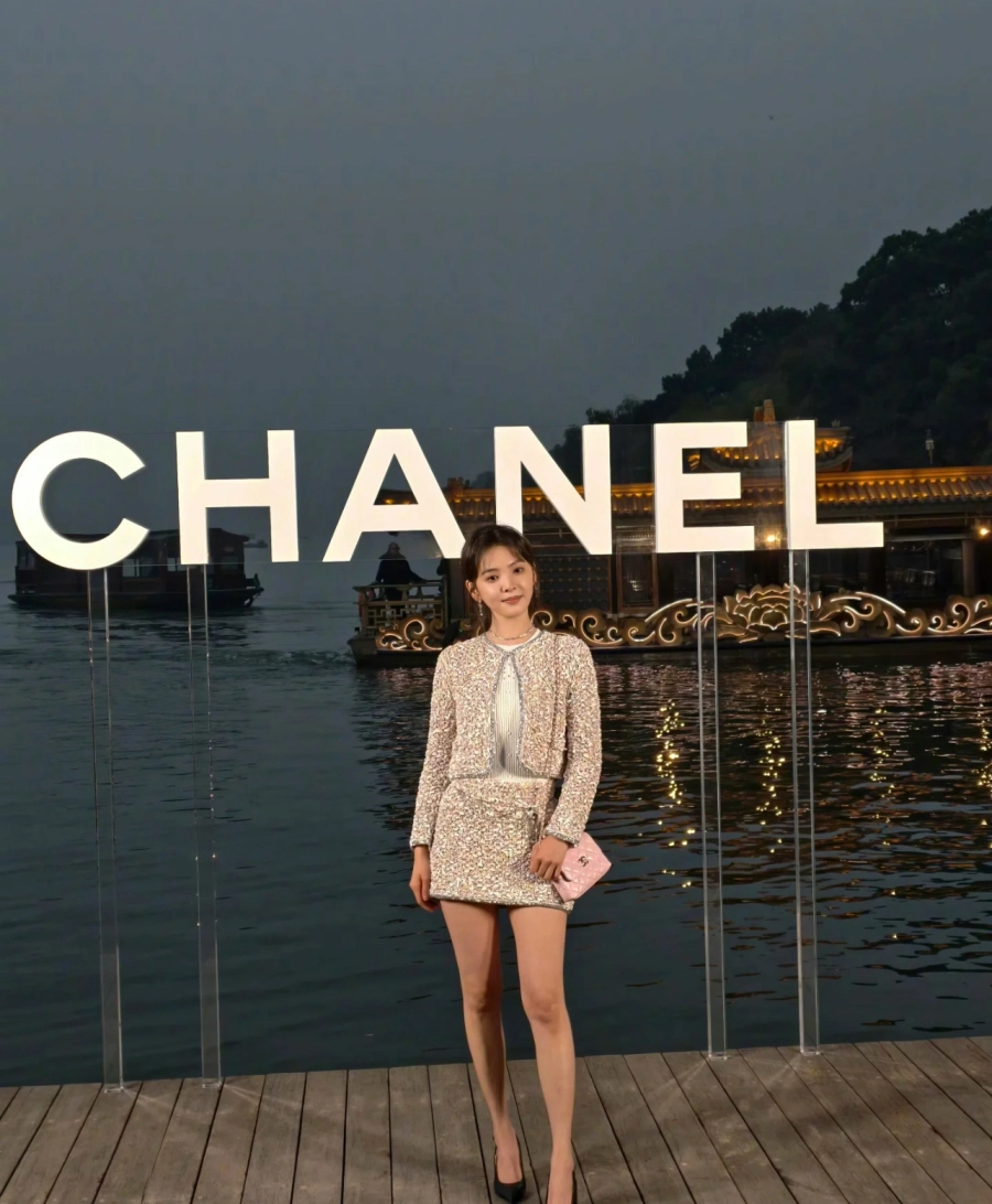Chương nhược nam được givenchy công bố là đại sứ thương hiệu mới